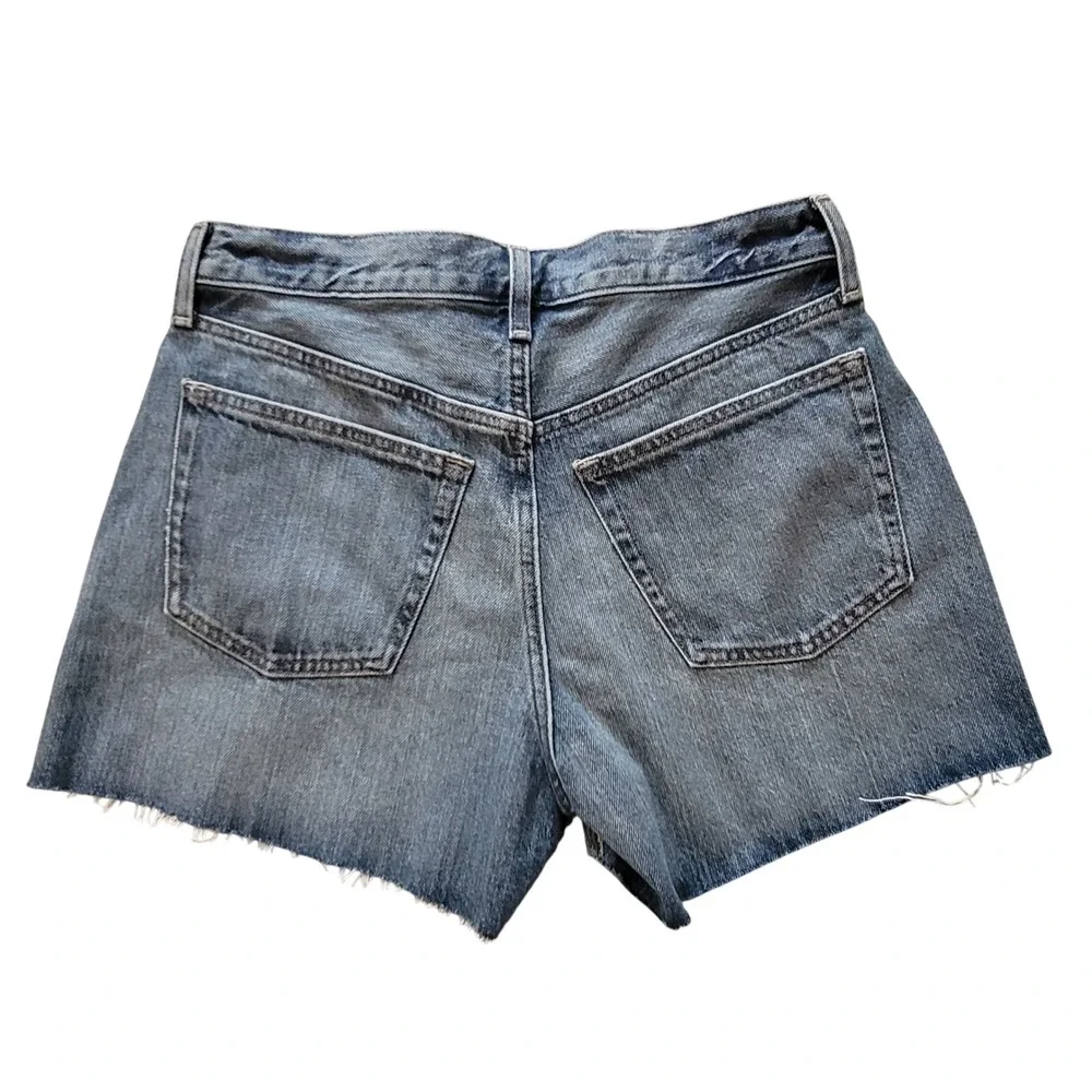 NWT‎ Universal Thread 90s Baggy Shorts Women 6 Mid Rise Button Fly Raw Hem Denim